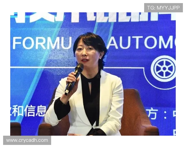 专访张芳:深度剖析足球领域成功的秘诀与经验分享 专访张芳:深度剖析足球领域成功的秘诀与经验分享