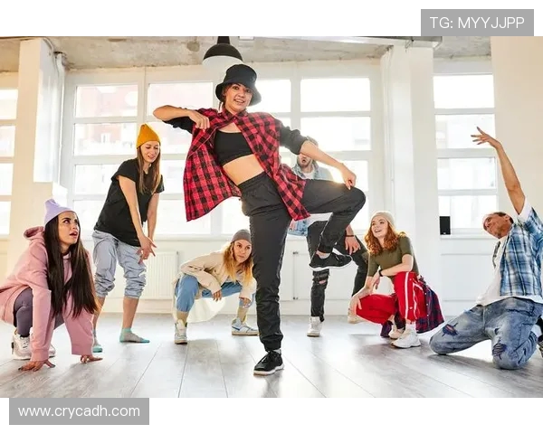 南京街舞队速度之争引发热议舞者们的技巧与风格碰撞出怎样的火花 南京街舞队速度之争引发热议舞者们的技巧与风格碰撞出怎样的火花